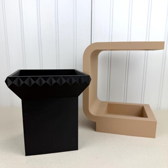The Daka Planter 02, Indoor Tabletop Planter with Drainage Hole and Stand - Picture 11 of 15